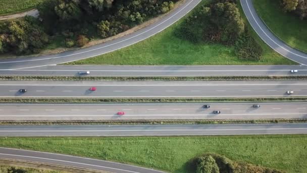 Letecký pohled na dálniční křižovatce — Stock video