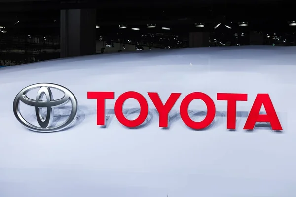 Логотип компании Toyota — стоковое фото