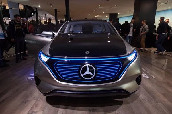 Mercedes Benz koncepcji Eq — Zdjęcie stockowe