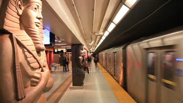 Stasiun Kereta Bawah Tanah Museum di Toronto — Stok Video