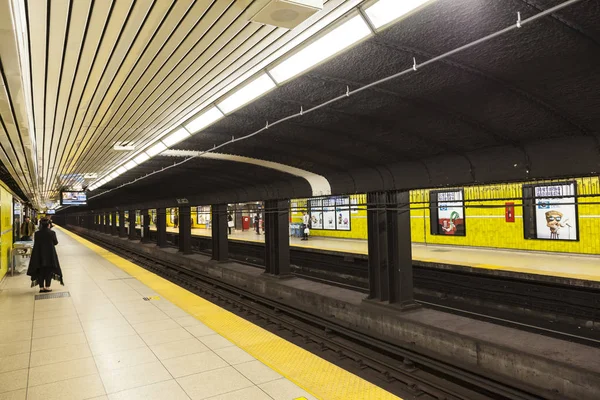 Estação de metrô em Toronto, Canadá — Fotografia de Stock