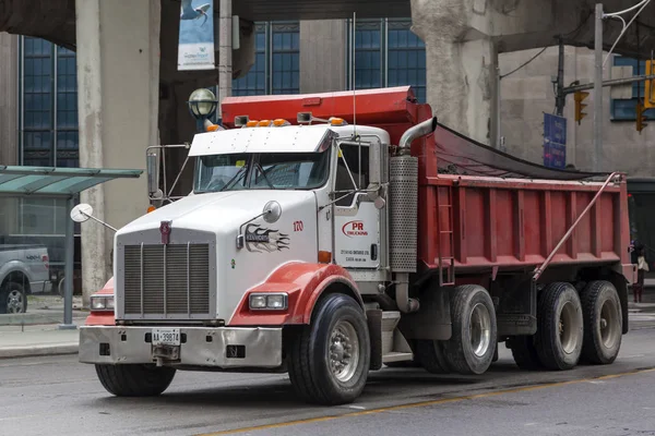 Kenworth T880 sklápěč — Stock fotografie