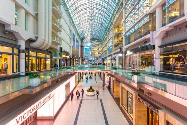 Eaton Centre Mall em Toronto, Canadá — Fotografia de Stock