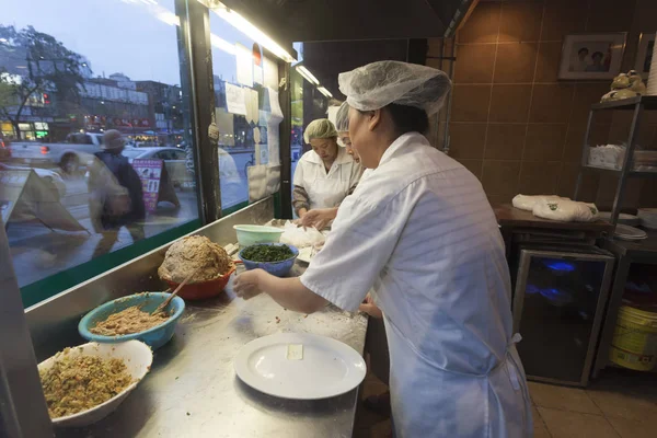 Chinese restaurant kitchen, Toronto — Stock Photo, Image