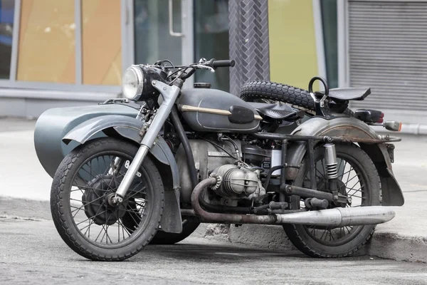 Gamla Bmw motorcykel med sidovagn — Stockfoto