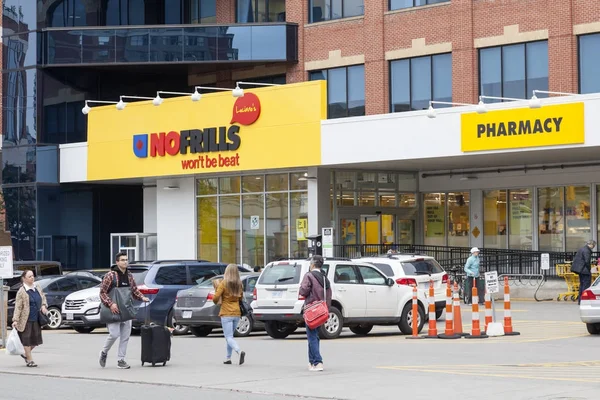 No Frills grocery store in Toronto, Canada — Stock Photo, Image