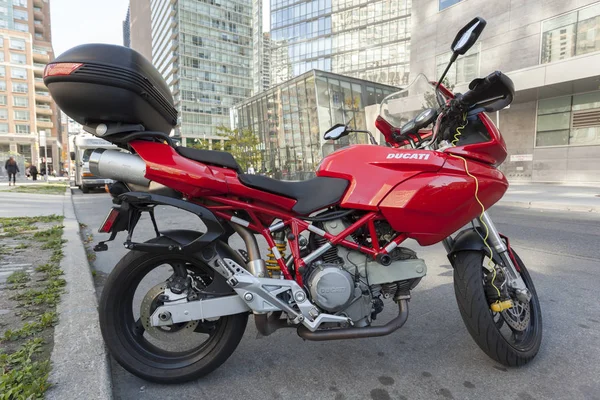 Ducati Mehrstraßenmotorrad — Stockfoto