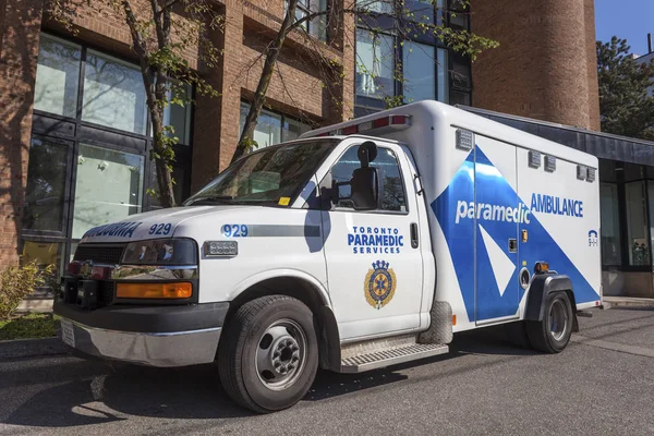 Veicolo di ambulanza a Toronto, Canada — Foto Stock