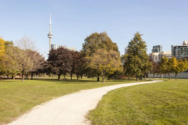 Parc dans la ville de Toronto, Canada — Photo