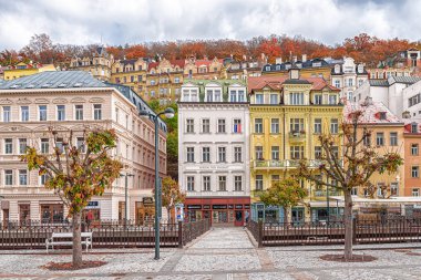 Tepla nehri turistlerle dolu.