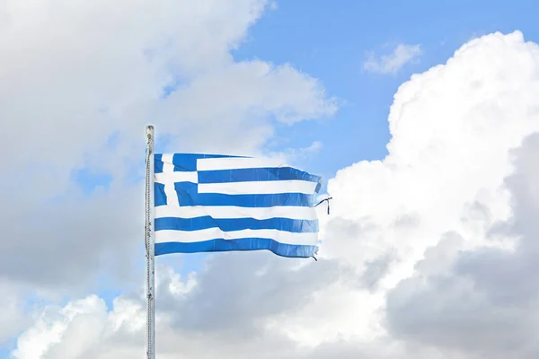 Błękitna Flaga Grecji Tle Błękitnego Nieba — Zdjęcie stockowe