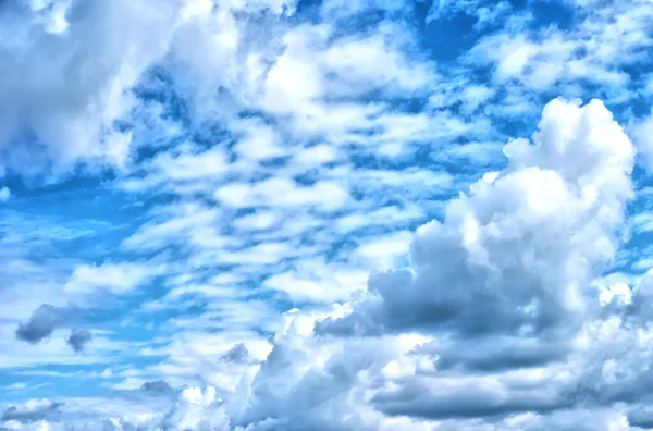 Bright Blue Cloudy Sky Summer Midday — Stock Photo, Image