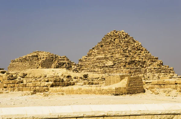 Pyramid of Queen Henutsen  Meritethis I — Stock Photo, Image