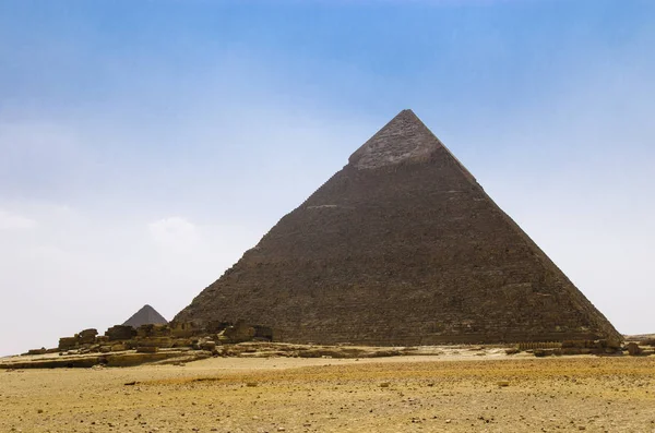 Landscape with the pyramids of Khafre — Stock Photo, Image