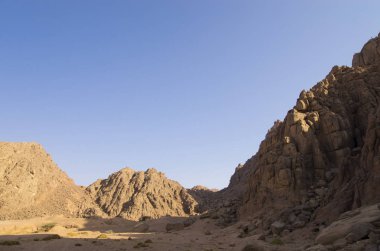 Şafakta, yatay Sinai dağlar