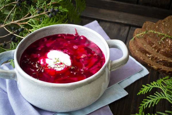 Традиційний Російський Борщ Суп Червоного Буряка Білим Вершком — стокове фото