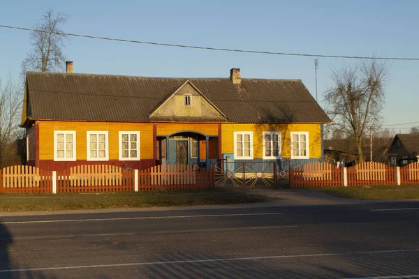 Ett Typiskt Byhus Den Vitryska Landsbygden — Stockfoto