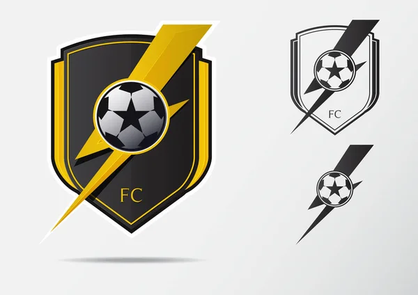 Design de Logo de Emblema de Futebol ou Futebol para equipe de futebol. Design mínimo de raio dourado e bola de futebol preto e branco. Logotipo do clube de futebol no ícone preto e branco relâmpago. Vetor . —  Vetores de Stock