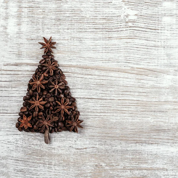 Forma Árbol Navidad Hecho Granos Café Estrella Anís Palitos Canela —  Fotos de Stock