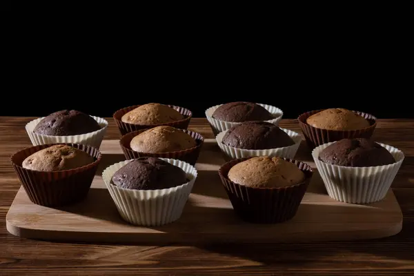 Chocolate Muffins Sprinkle Powdered Sugar Baker Decorating Cupcake Icing Sugar — Stock Photo, Image