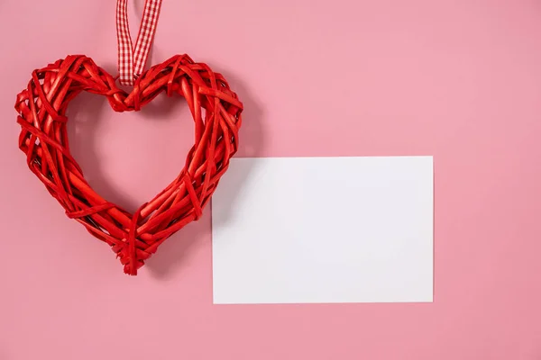 Cuore Simbolo Sfondo Colorato Concetto San Valentino Amore Posa Piatta — Foto Stock