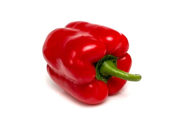 kırmızı biber beyaz arkaplanda izole edildi