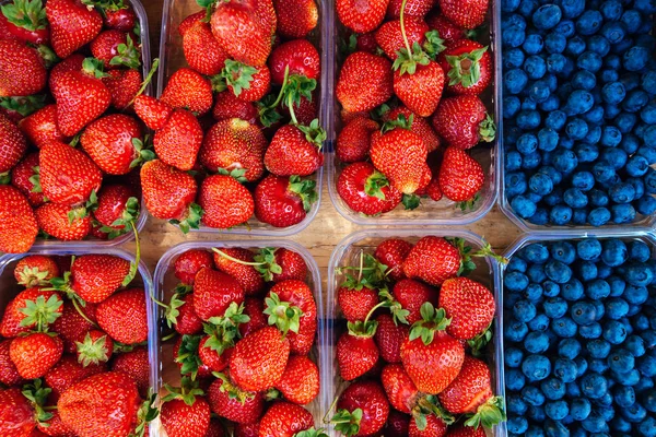 Çilek ve böğürtlen üstünde belgili tanımlık sayaç