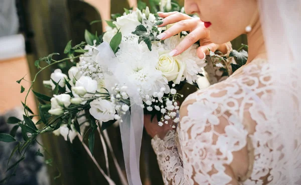 Splendida Sposa Con Bouquet Sposa Lusso — Foto Stock