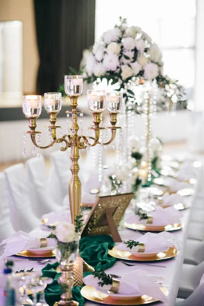 Wedding Banquet Area Tables Green Tablecloths Tables Compositions Flowers Greens — Stock Photo, Image