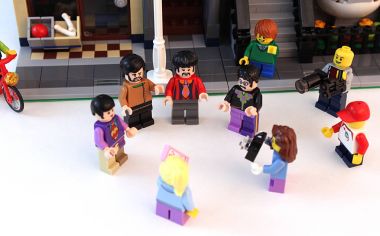 Lego minifigure Beatles hayranları tarafından çevrili.!