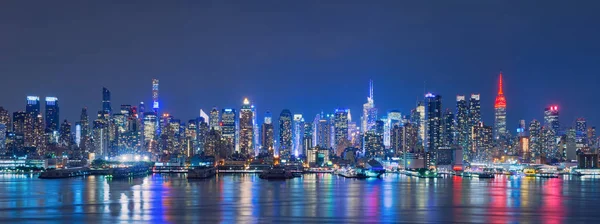 美国纽约城，摩天大楼，市区的城市天际线 — 图库照片