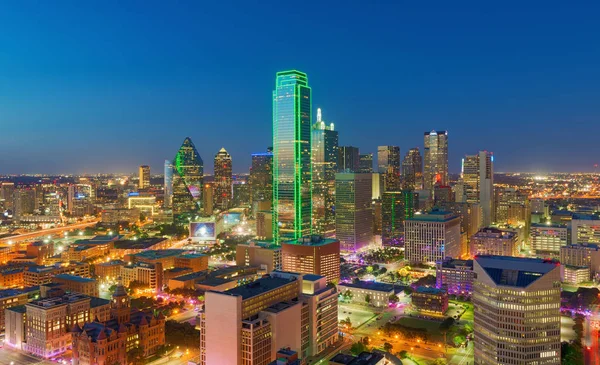 Wolkenkratzer, Stadt Dallas, Texas, Vereinigte Staaten — Stockfoto