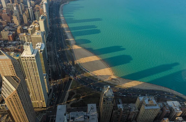 Lake Michigan, clear lake, Chicago Skyscrapers, Illinois, USA — Stock Photo, Image