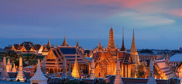 Temple of the Emerald Buddha (Wat Phra Kaew), Bangkok, Thailand — Stock Photo, Image