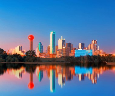 Dallas manzarası yansıma şafak şehir merkezinde Dallas, Texas, ABD