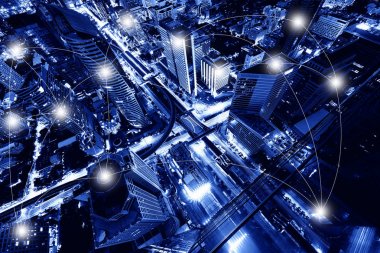 Ağ ve bağlantı teknoloji kavramı Sathorn kesişme