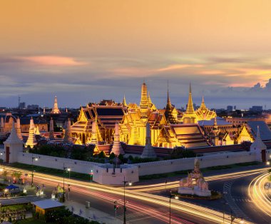Altın Zümrüt Buda gün batımında, Bangkok, Tayland