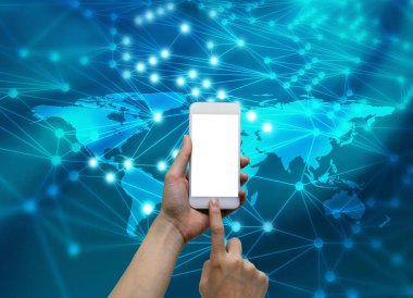 Bağlı internet hatları ve global harita sahip dokunmadan eller