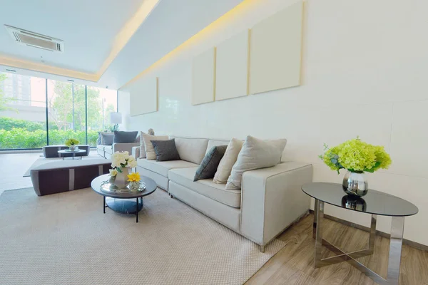 Luxo branco moderno vivendo interior e decoração, interior des — Fotografia de Stock