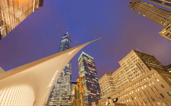 Wolkenkrabbers in New York City, Calatrava's Wtc trein, Verenigde Staten — Stockfoto