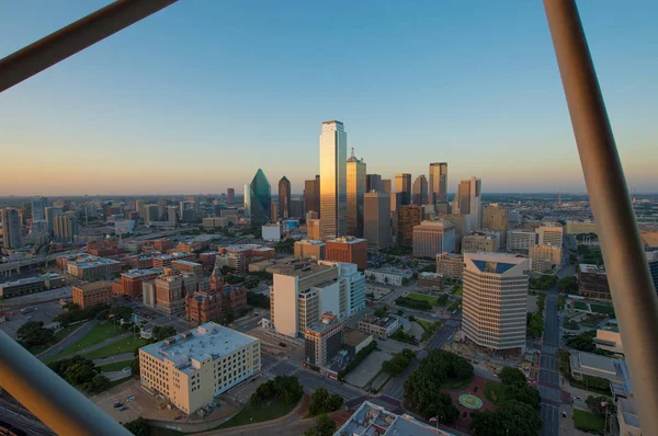Panoramę miasta Dallas w zachód słońca, Texas, Stany Zjednoczone Ameryki — Zdjęcie stockowe