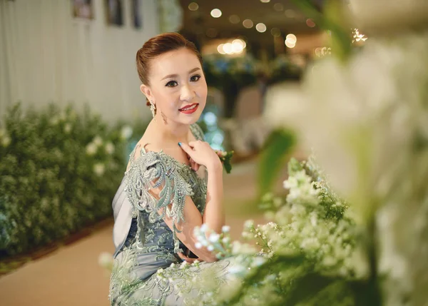 Ázsiai menyasszony esküvő Hall portréja — Stock Fotó