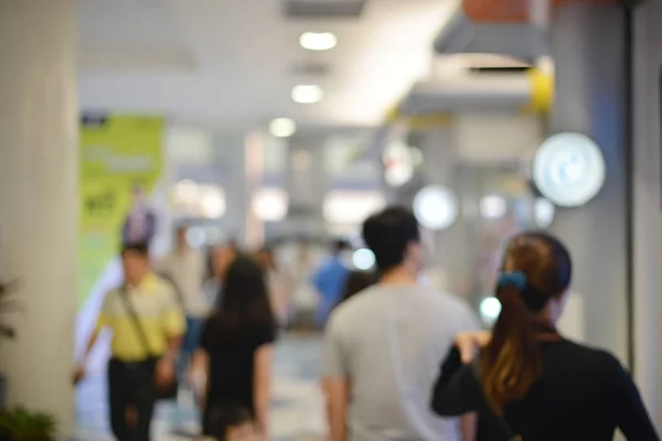 Abstract blurry background of retail shops in shopping mall — Stock Photo, Image