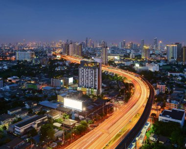 Gökdelenler Cityscape gece, Bangkok şehir, Tayland