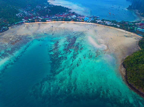 蓝色绿松石海水映衬下的玛雅海滩的海景, — 图库照片