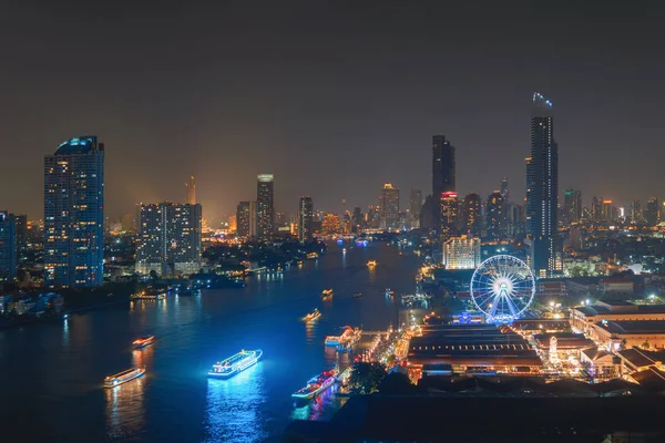 Vista aérea de la noria con embarcaciones, Asiatique The Riverf —  Fotos de Stock