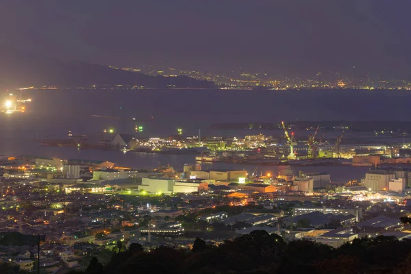 석유 화학 정유 및 산업에서 바다의 공중 보기 — 스톡 사진