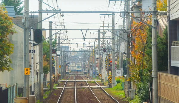 Киото, Япония - 01 / 03 / 2020: Японская железная дорога с местным поездом — стоковое фото