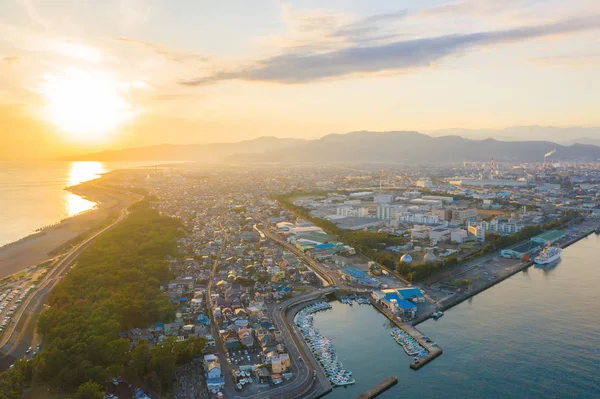 석유 화학 정유 및 산업에서 바다의 공중 보기 — 스톡 사진