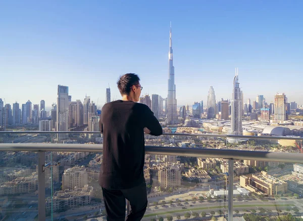 Asian Tourist Man Watching Burj Khalifa Hotel Dubai Downtown Skyline — Stock Photo, Image